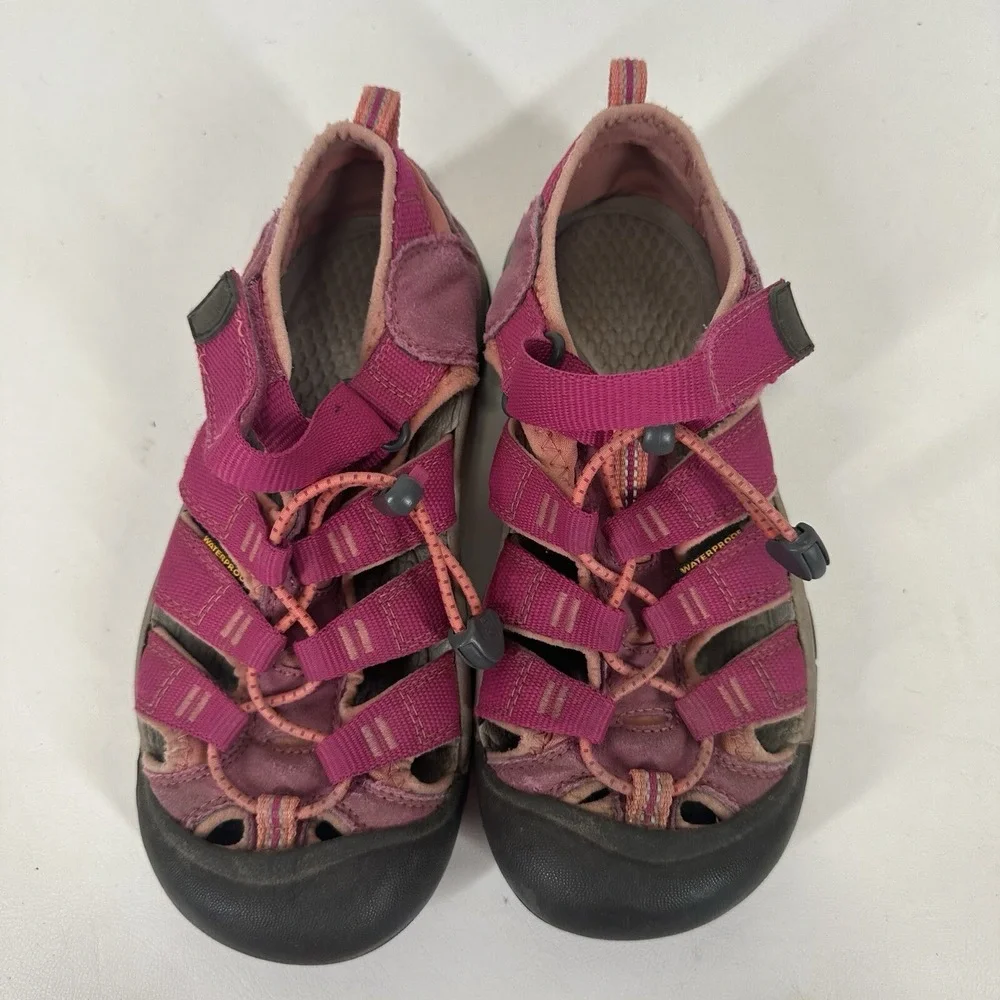 Keen Newport H2 Girls Size 3 Very Berry Fusion Coral Sandals Waterproof Big Kids